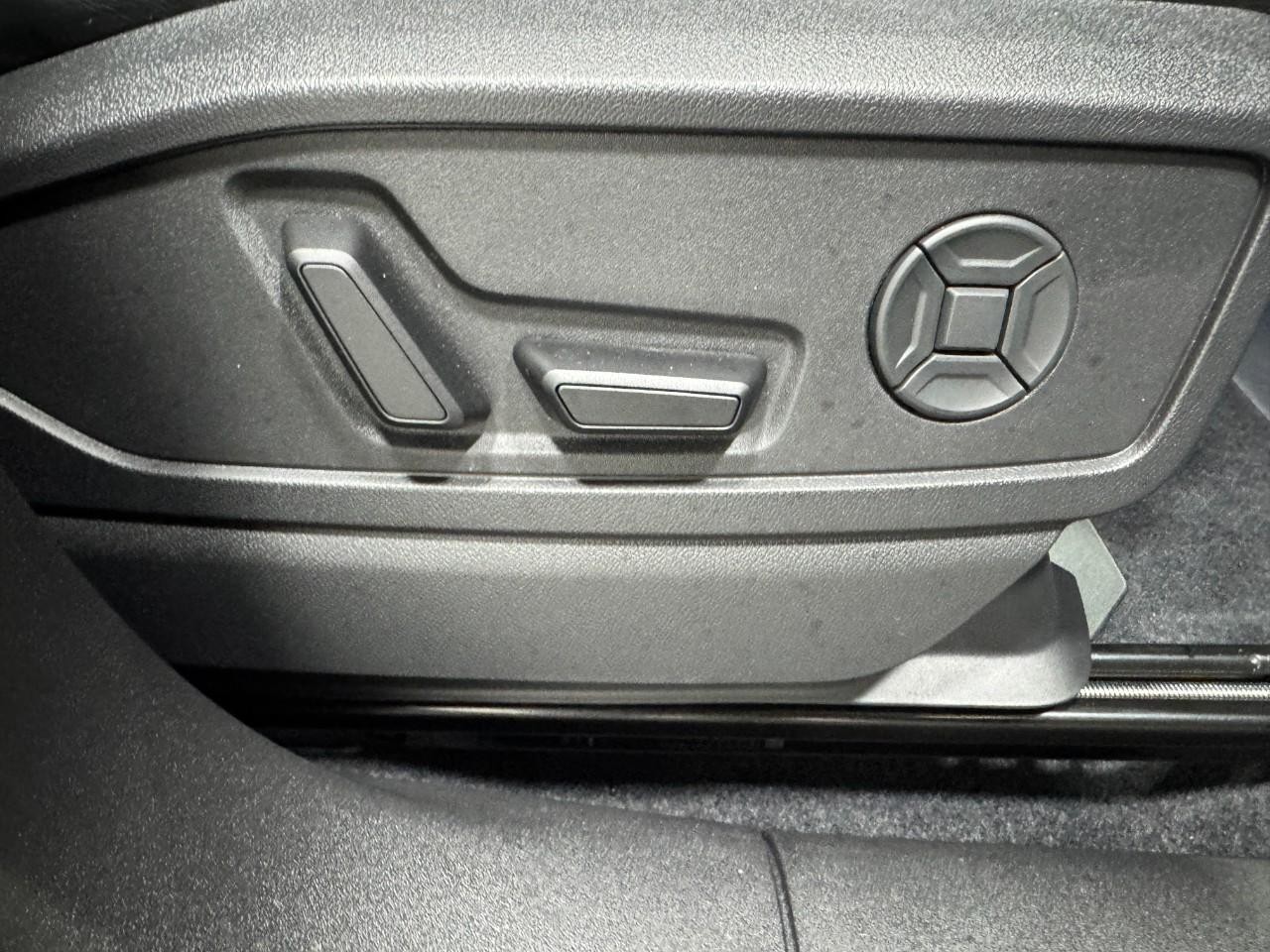 Audi Q5 Vehicle Full-screen Gallery Image 20