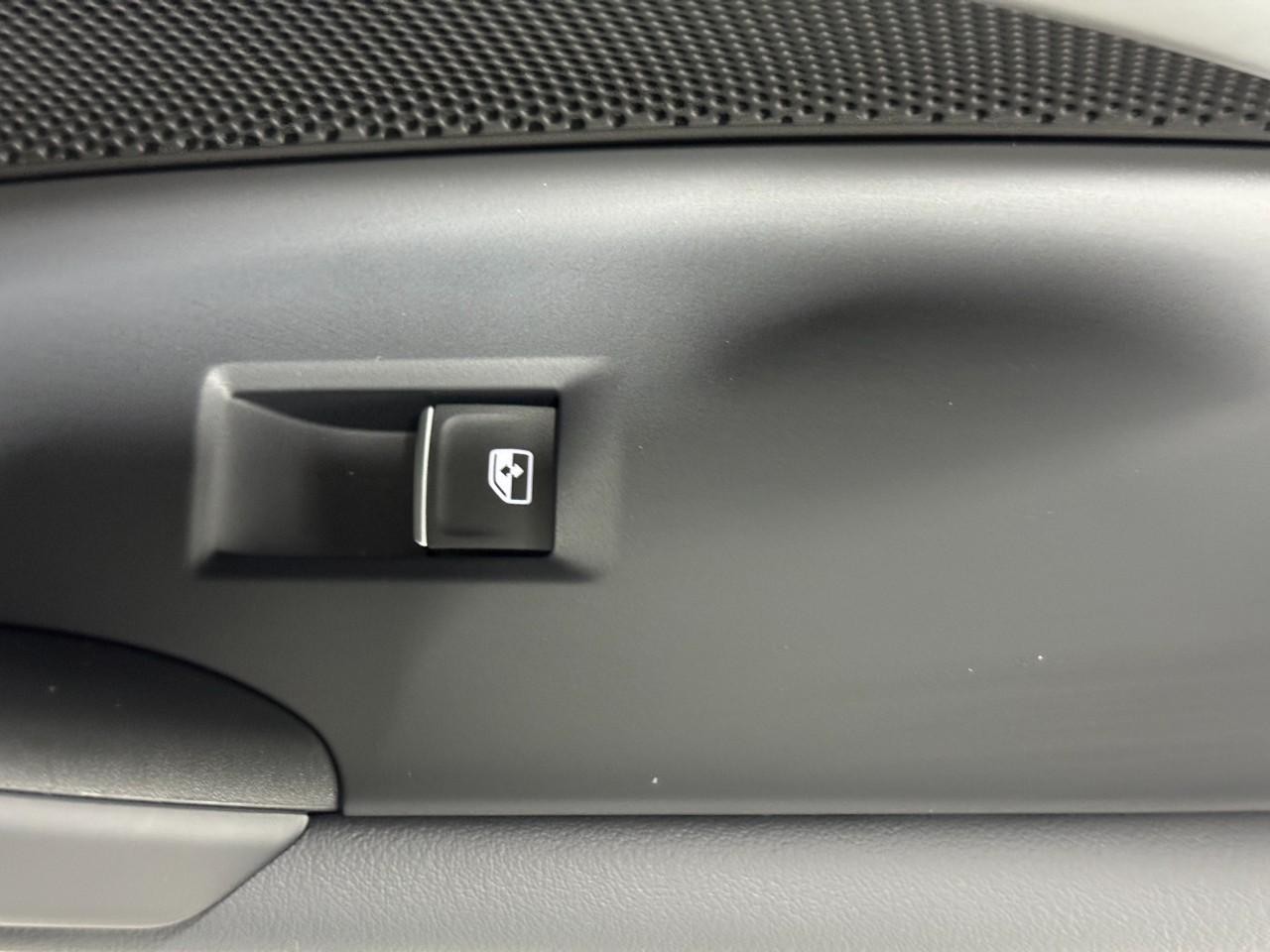 Audi Q5 Vehicle Full-screen Gallery Image 22