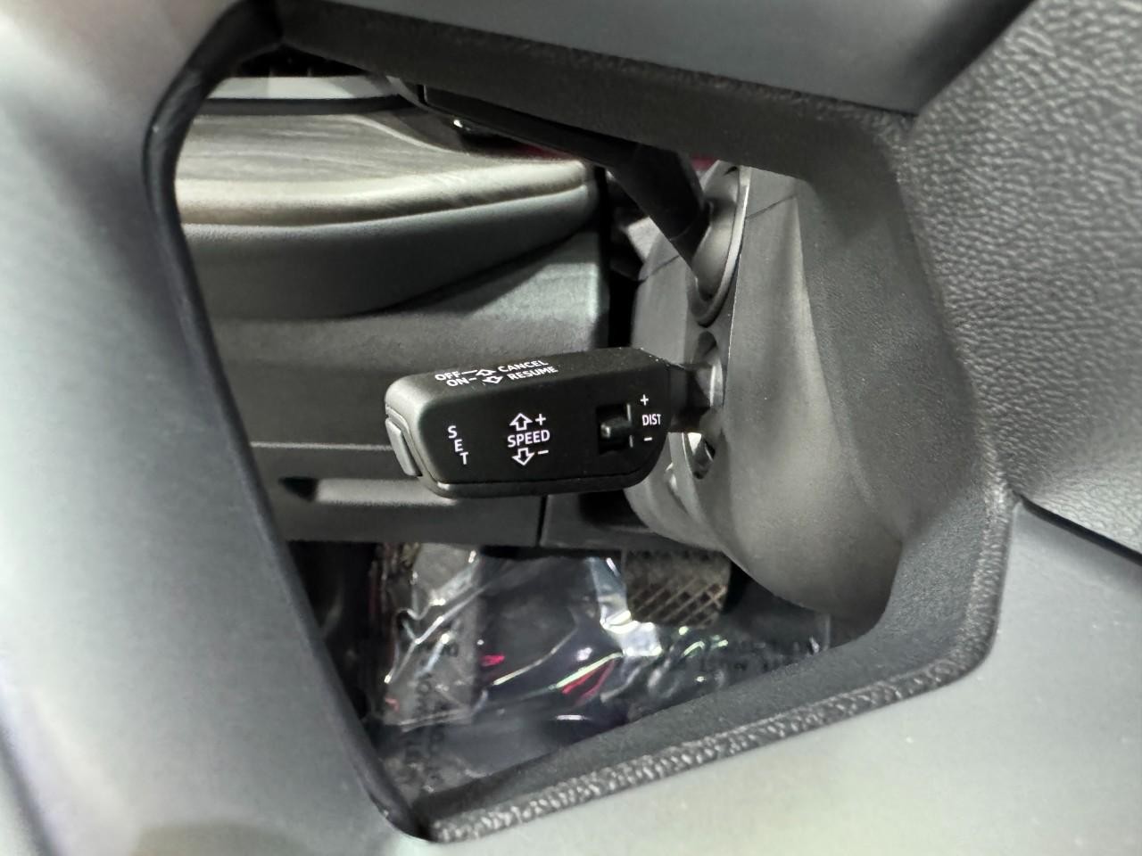 Audi Q5 Vehicle Full-screen Gallery Image 29