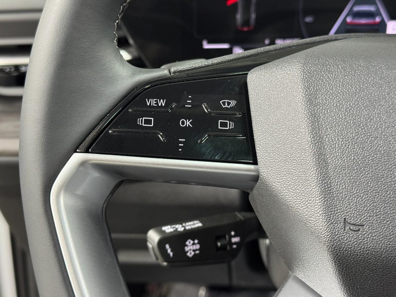 Audi Q5 Vehicle Full-screen Gallery Image 30