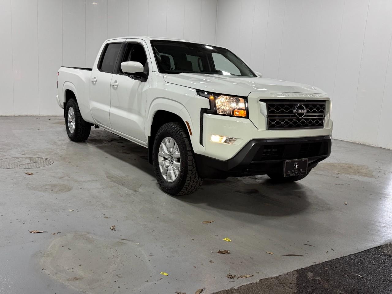 Nissan Frontier Vehicle Full-screen Gallery Image 6