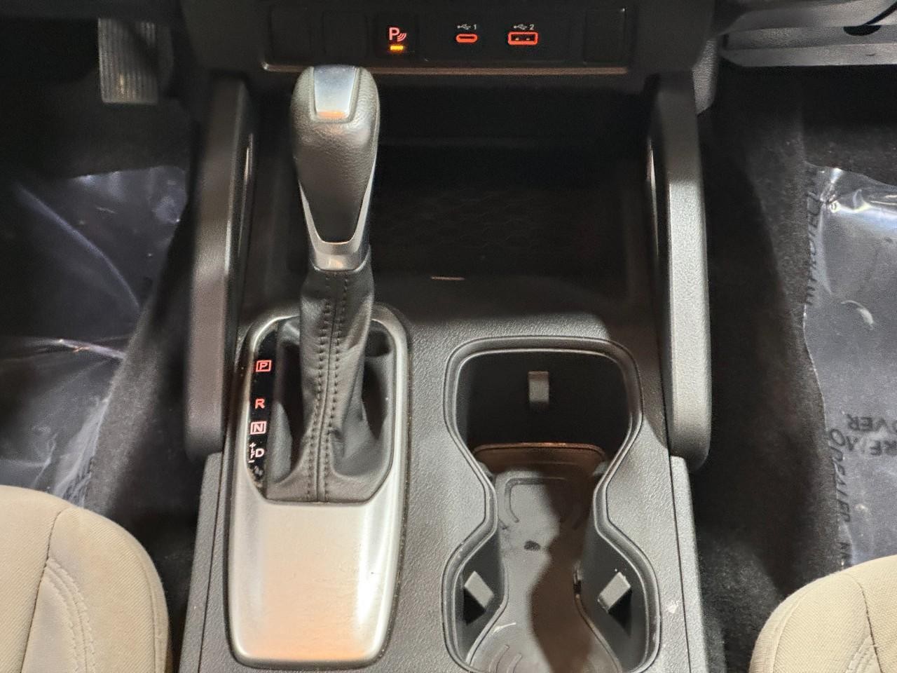 Nissan Frontier Vehicle Full-screen Gallery Image 15