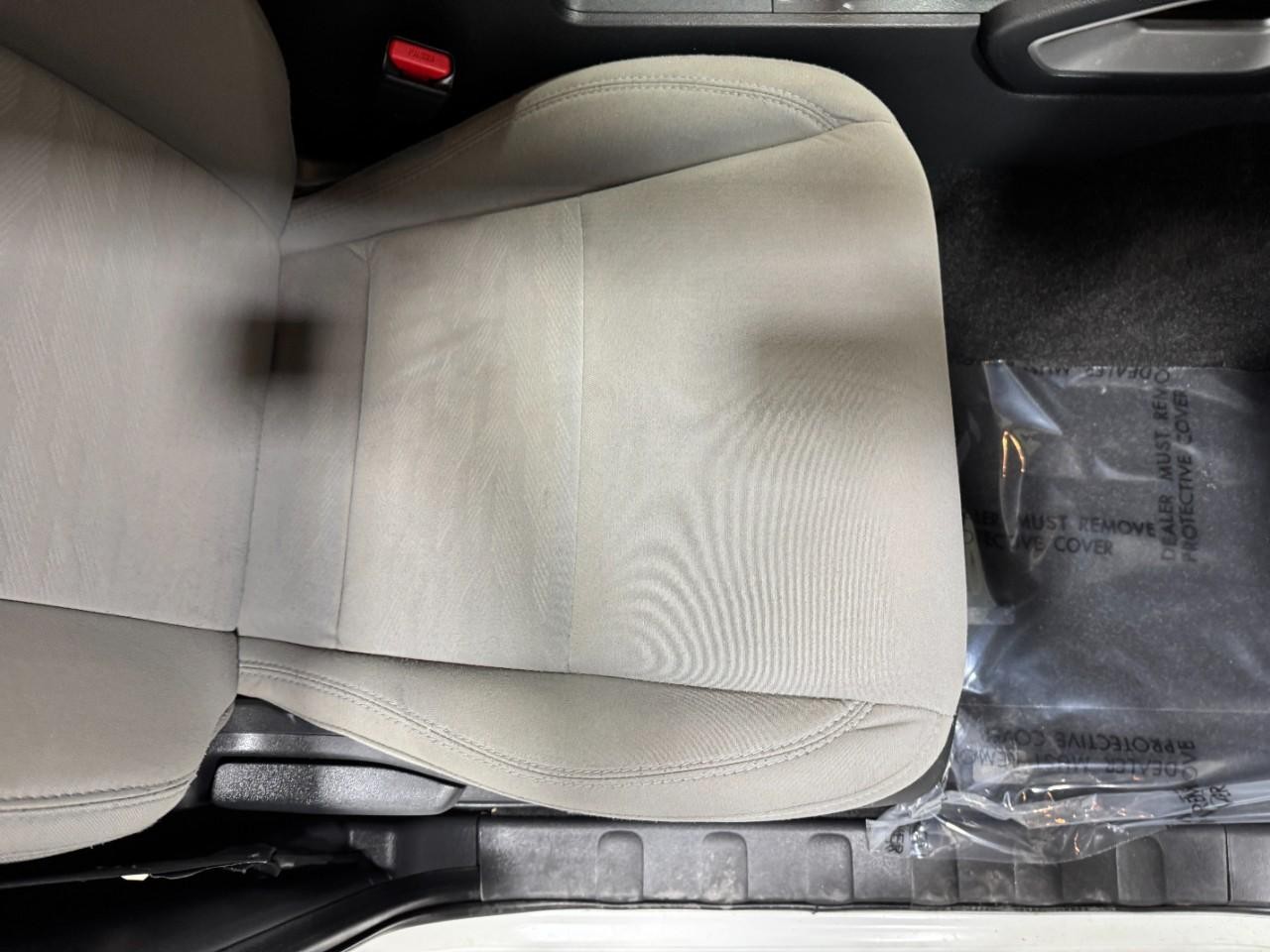 Nissan Frontier Vehicle Full-screen Gallery Image 18