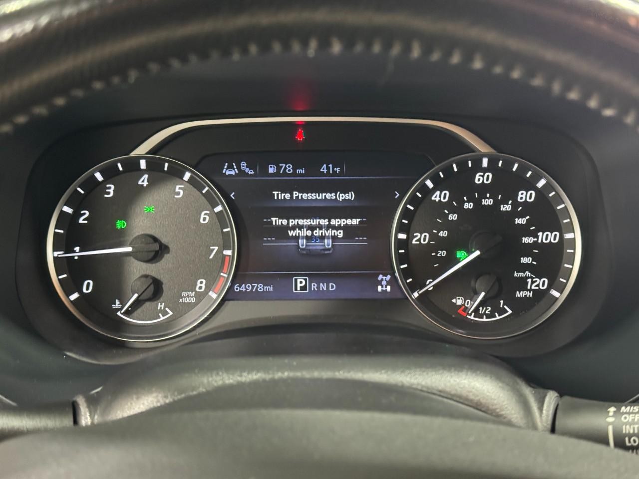 Nissan Frontier Vehicle Full-screen Gallery Image 28