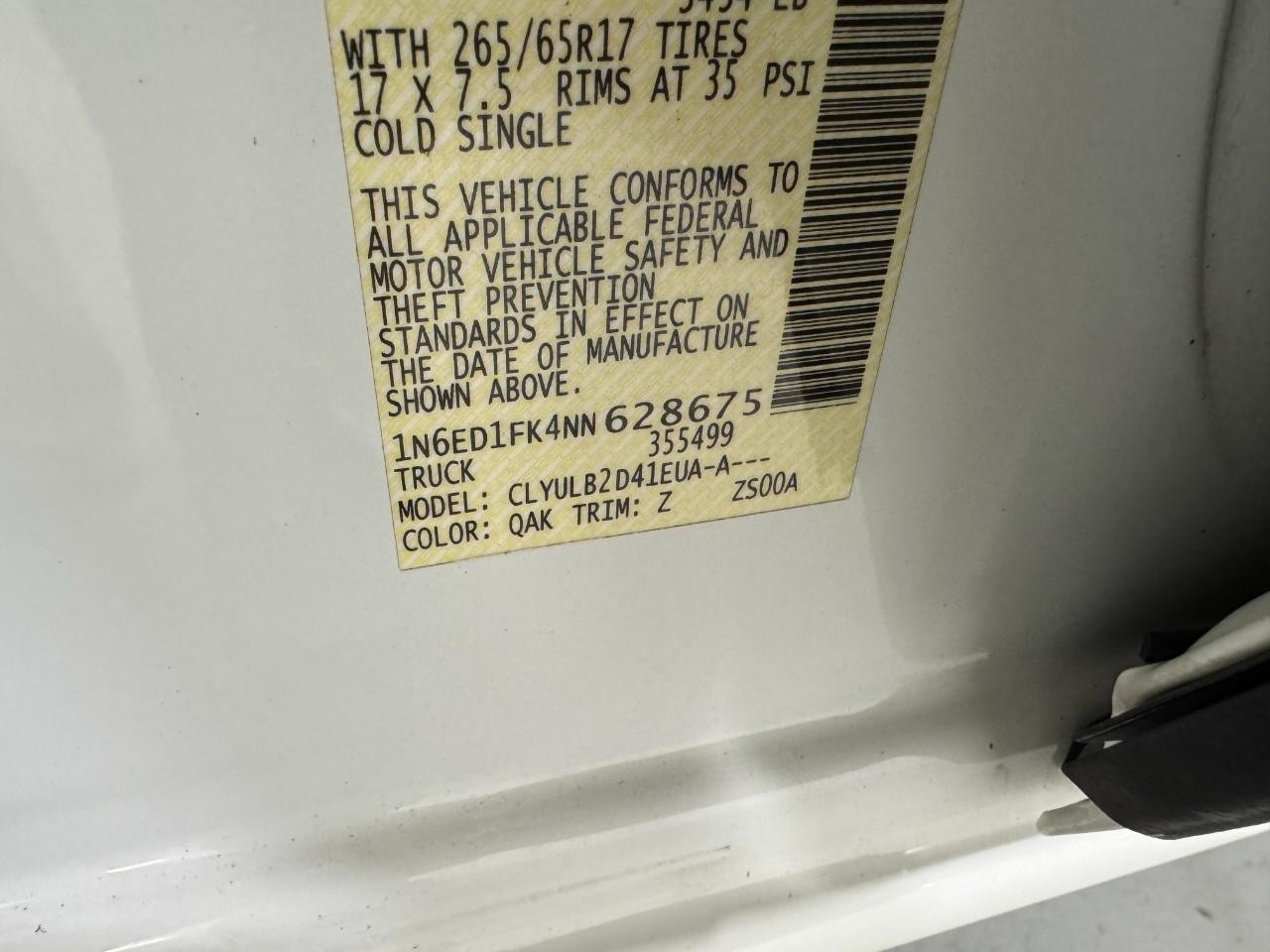 Nissan Frontier Vehicle Full-screen Gallery Image 30