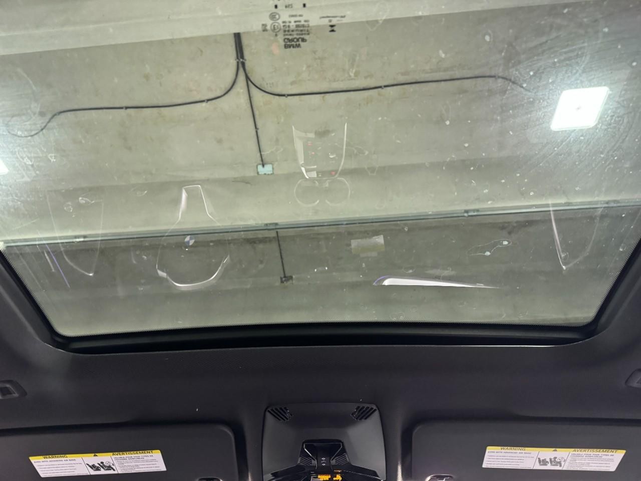 BMW X1 Vehicle Full-screen Gallery Image 11