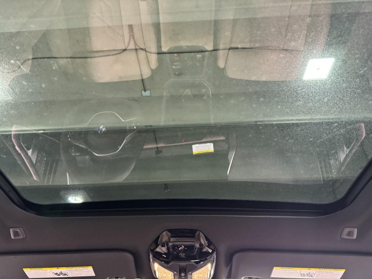 BMW X3 Vehicle Full-screen Gallery Image 12