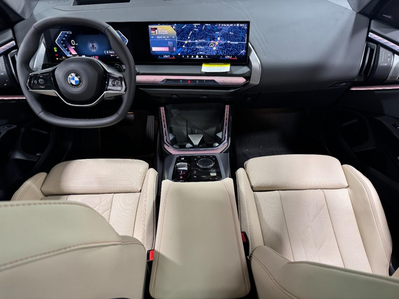 BMW X3 Vehicle Full-screen Gallery Image 13