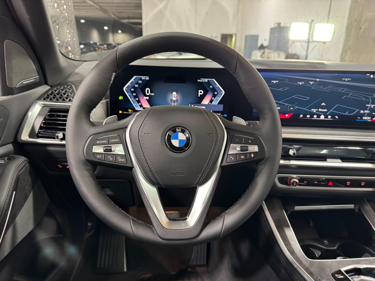 BMW X5 Vehicle Full-screen Gallery Image 14