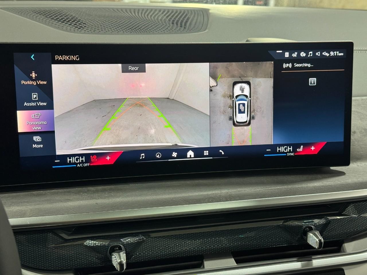 BMW X5 Vehicle Full-screen Gallery Image 34