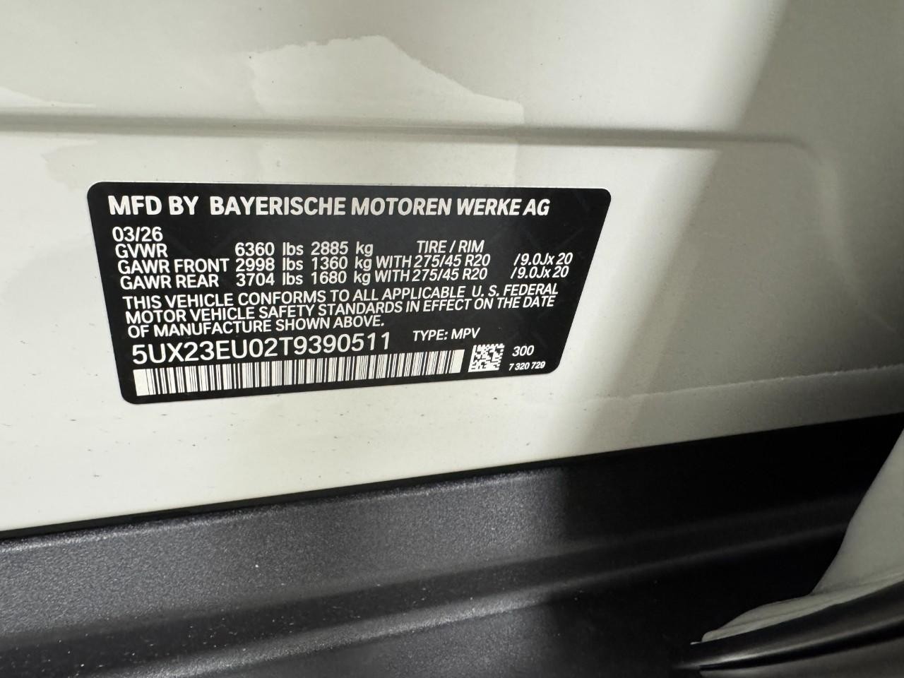 BMW X5 Vehicle Full-screen Gallery Image 35