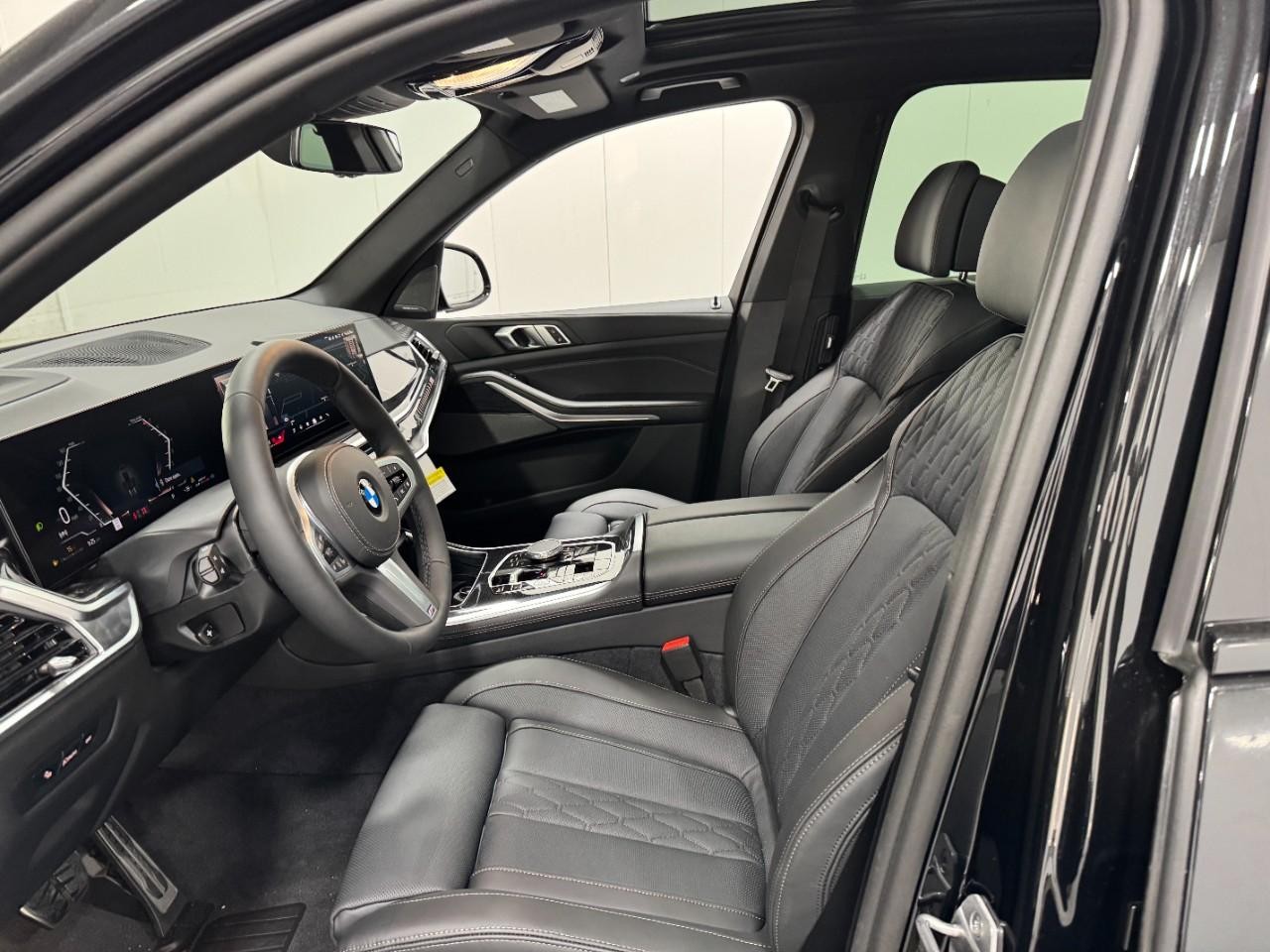 BMW X5 Vehicle Full-screen Gallery Image 27