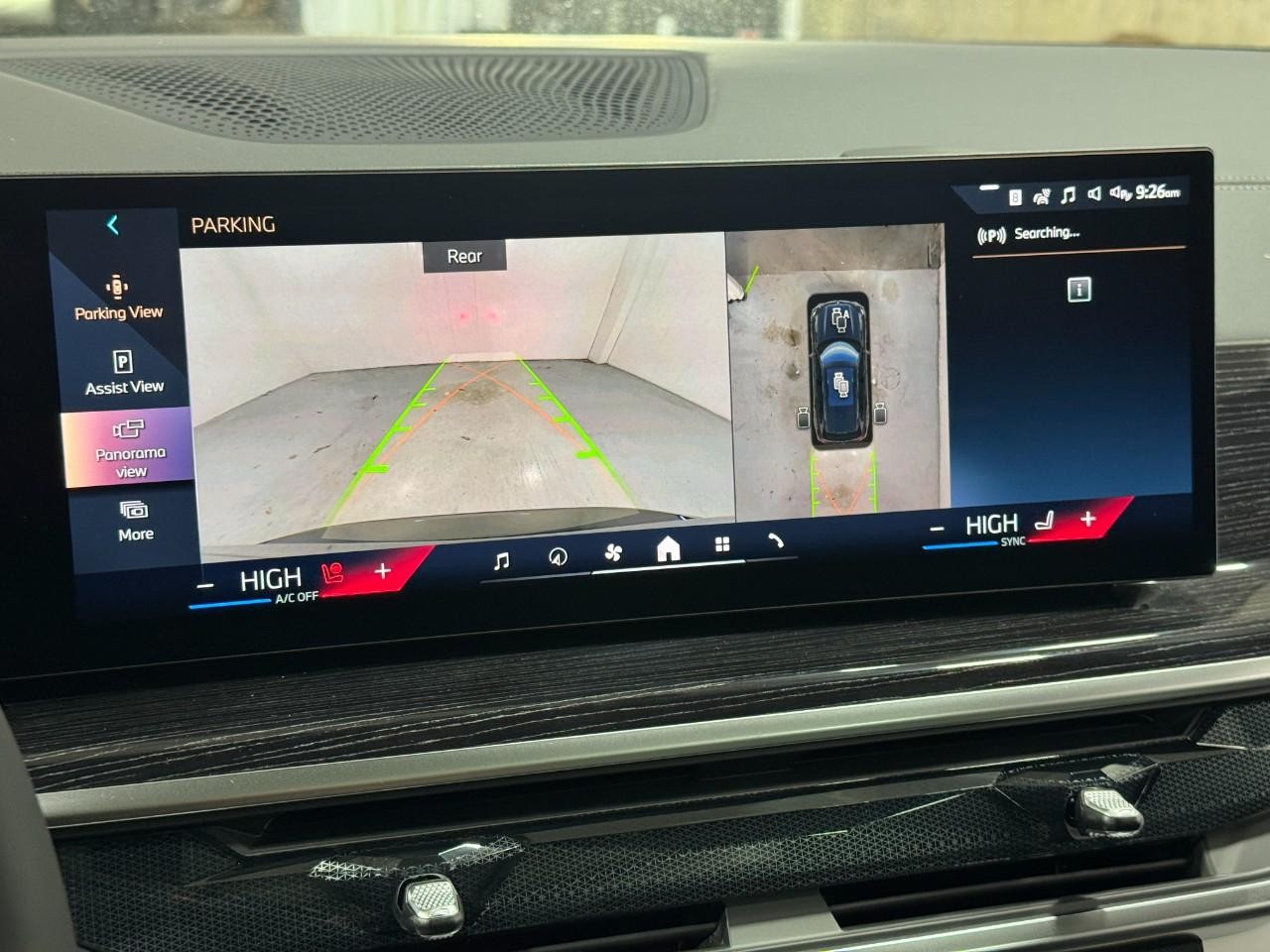 BMW X5 Vehicle Full-screen Gallery Image 34