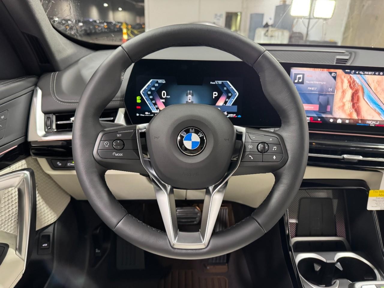 BMW X1 Vehicle Full-screen Gallery Image 13