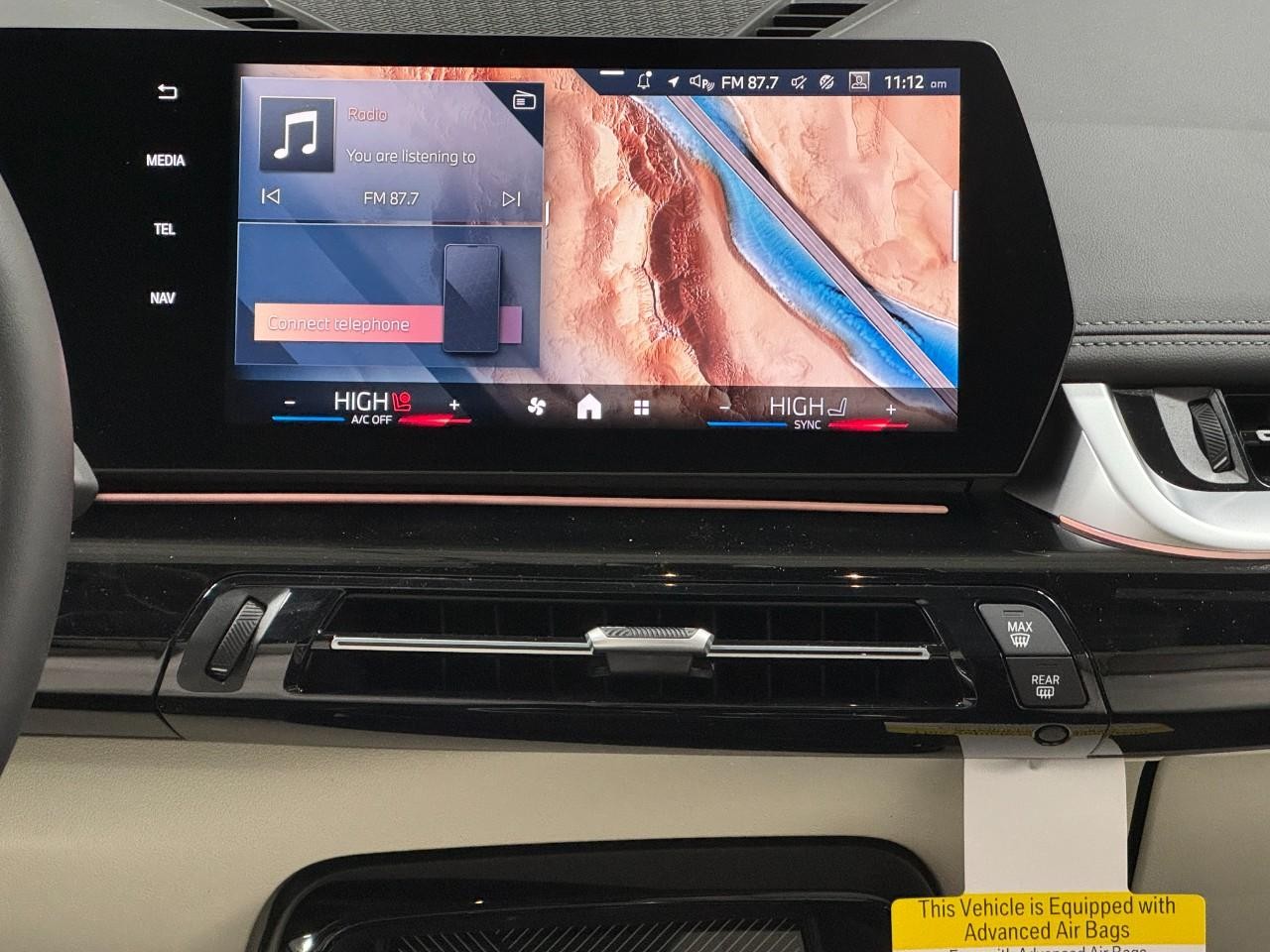 BMW X1 Vehicle Full-screen Gallery Image 14