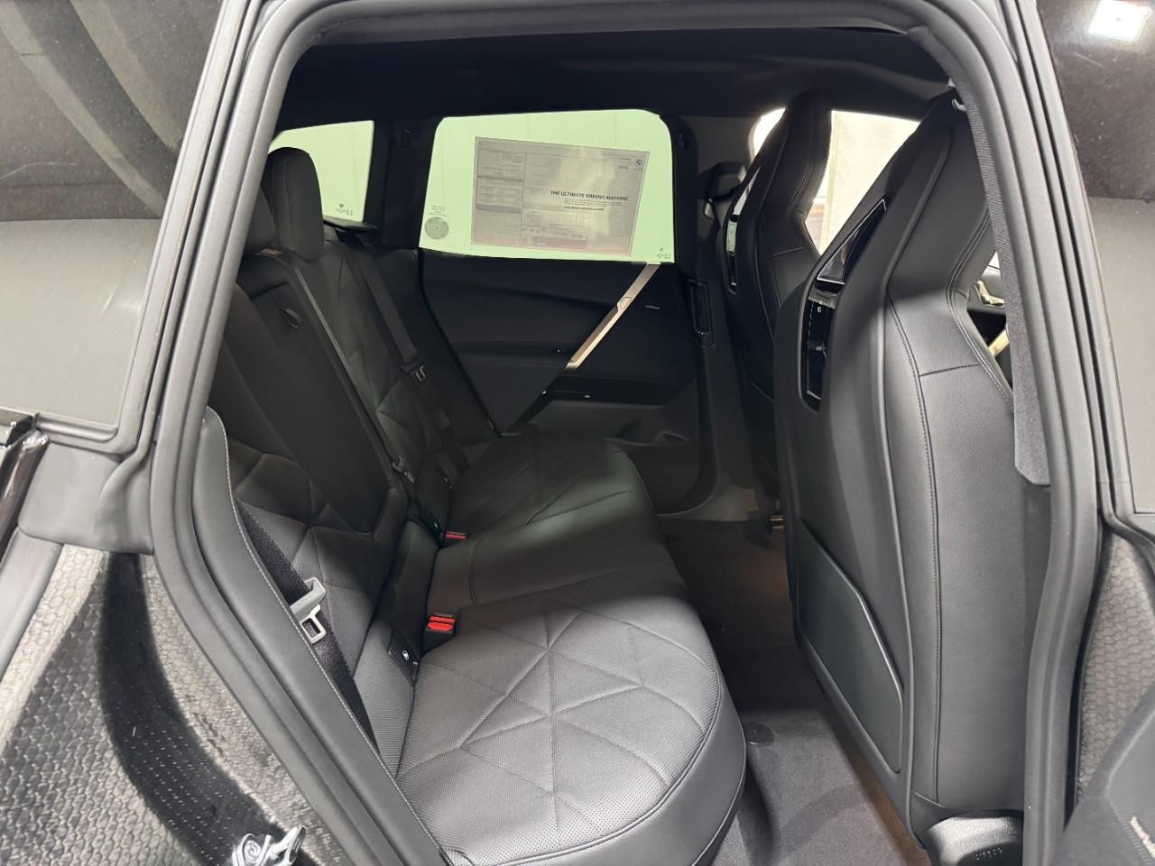 BMW iX Vehicle Full-screen Gallery Image 11