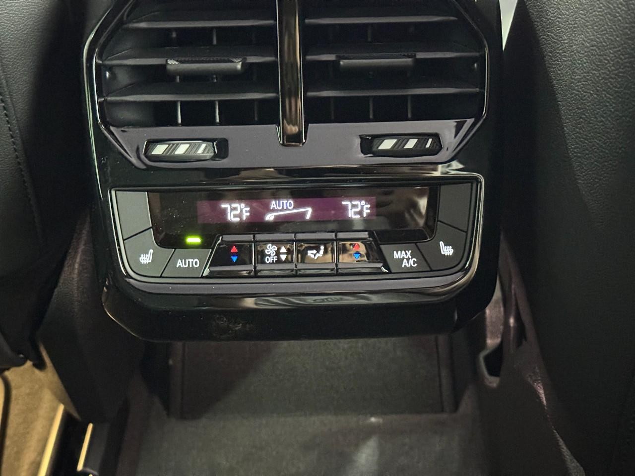 BMW iX Vehicle Full-screen Gallery Image 12