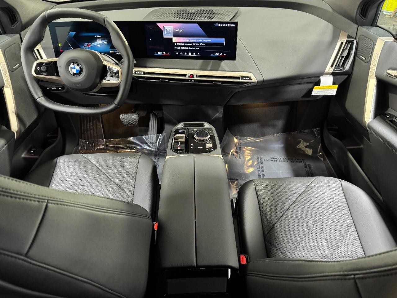 BMW iX Vehicle Full-screen Gallery Image 14
