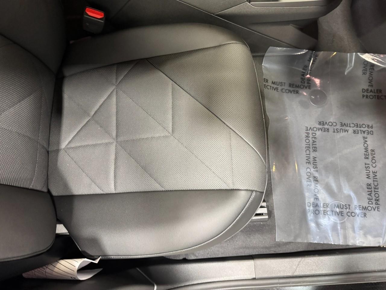 BMW iX Vehicle Full-screen Gallery Image 20