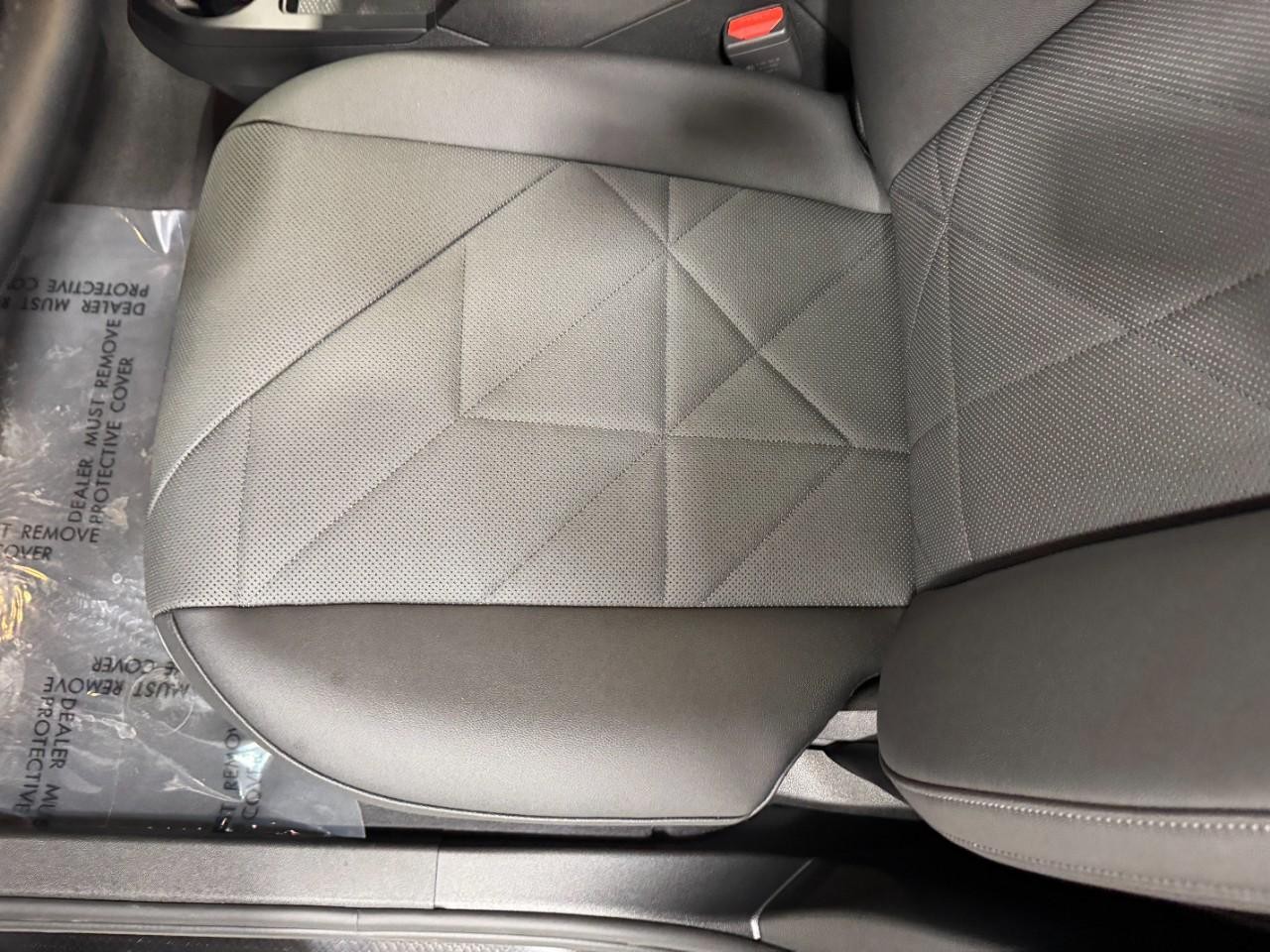 BMW iX Vehicle Full-screen Gallery Image 29