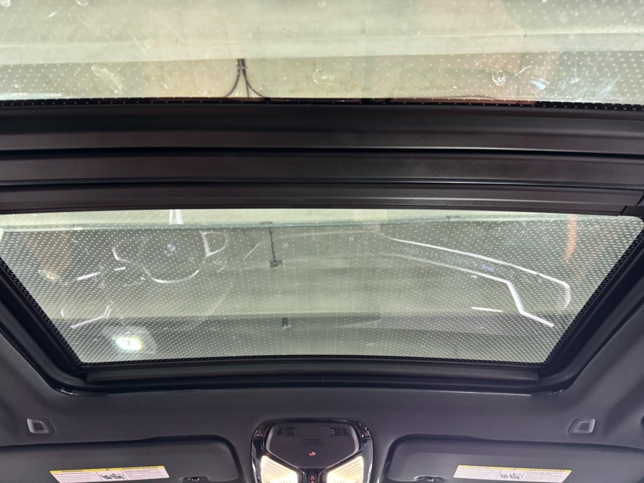 BMW X5 Vehicle Full-screen Gallery Image 12