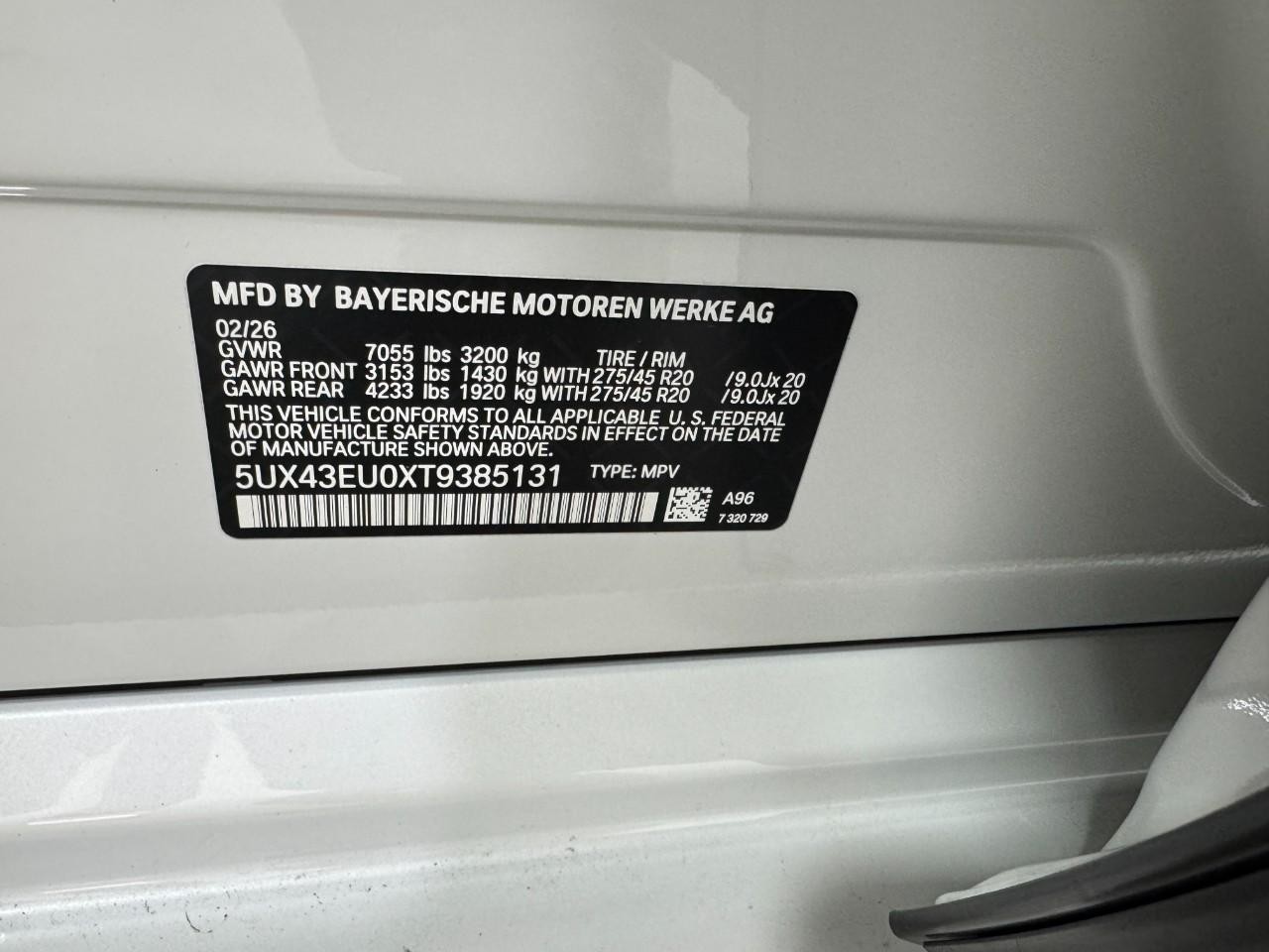 BMW X5 Vehicle Full-screen Gallery Image 36