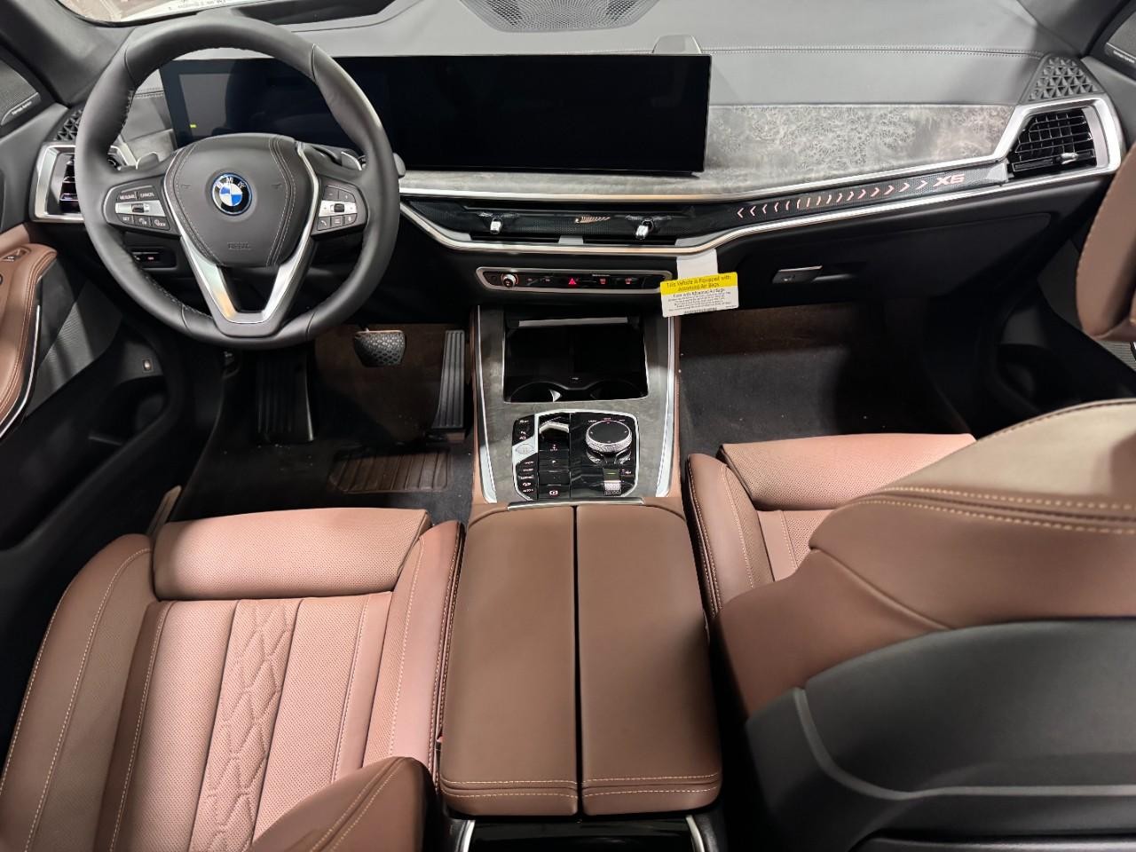 BMW X5 Vehicle Full-screen Gallery Image 13