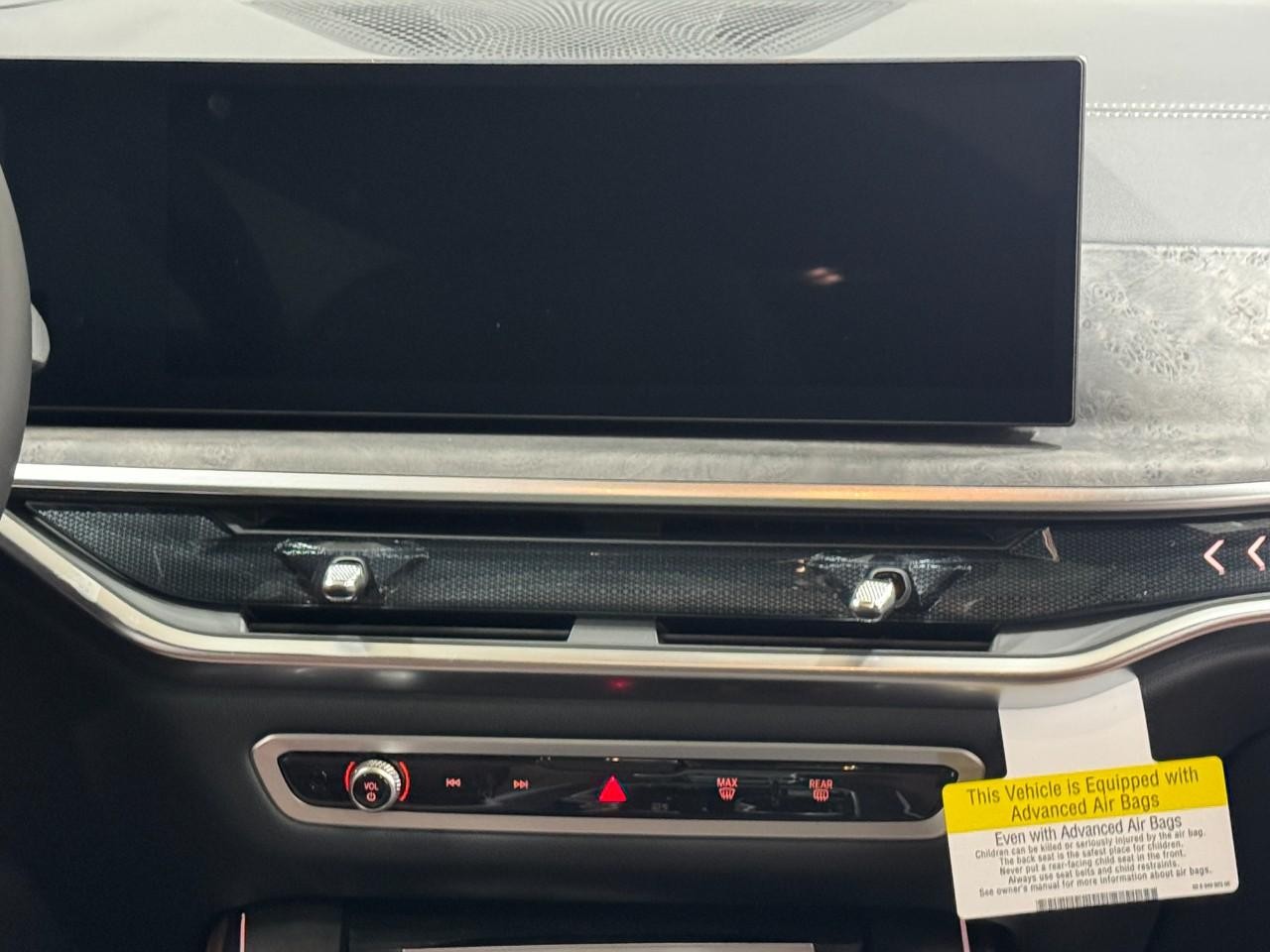 BMW X5 Vehicle Full-screen Gallery Image 15