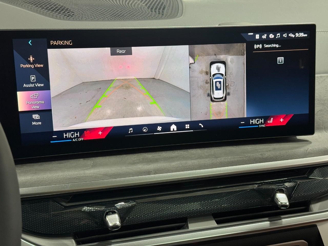 BMW X5 Vehicle Full-screen Gallery Image 34