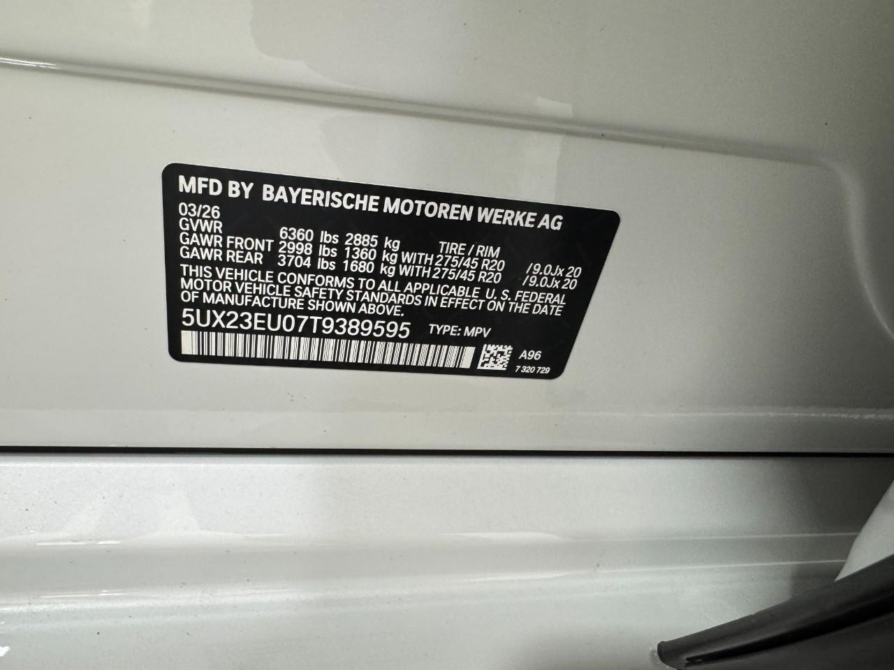 BMW X5 Vehicle Full-screen Gallery Image 35