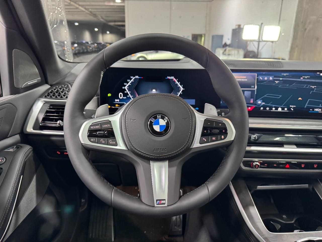 BMW X5 Vehicle Full-screen Gallery Image 13