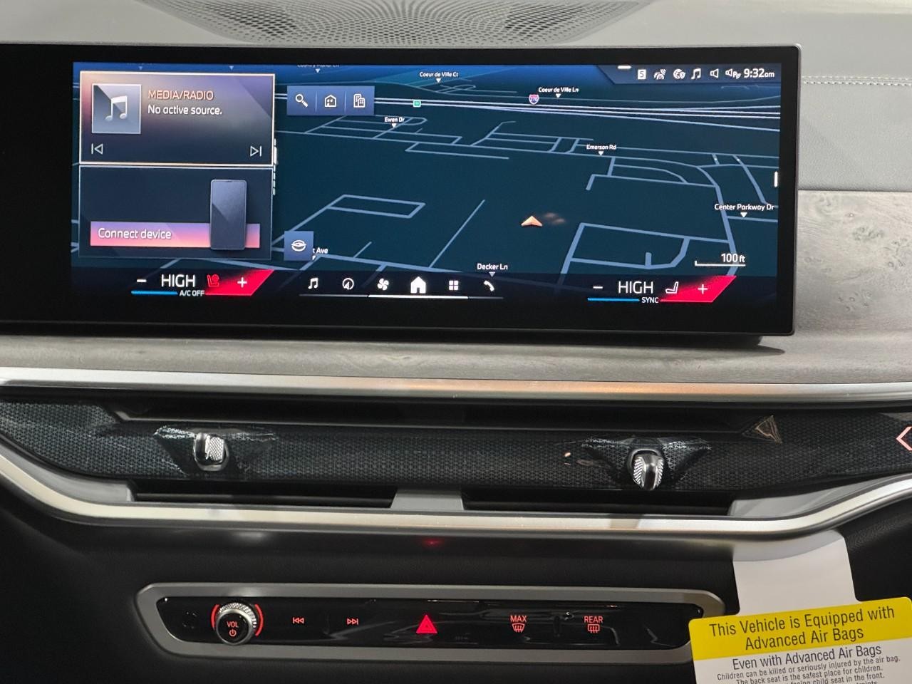 BMW X5 Vehicle Full-screen Gallery Image 14