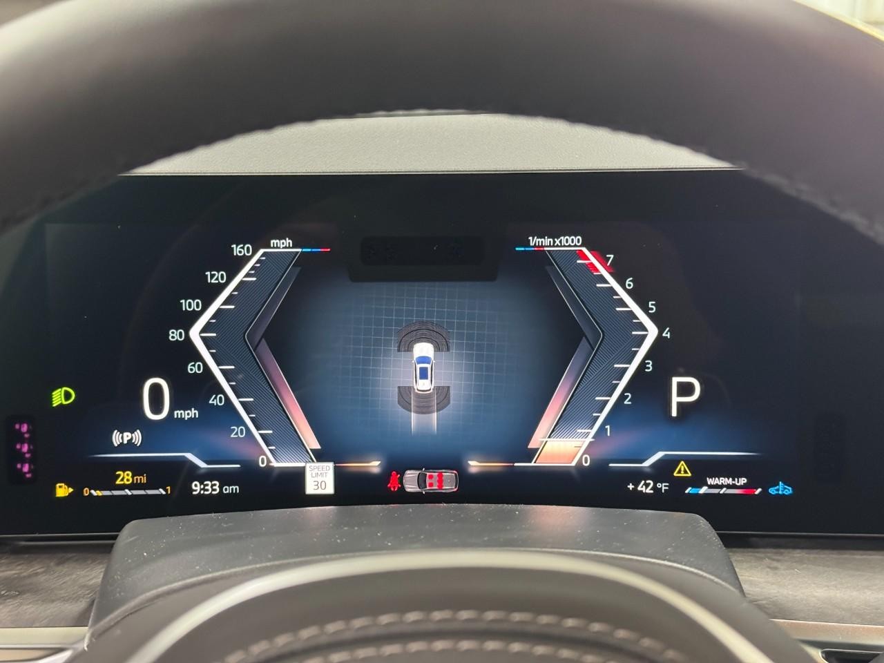 BMW X5 Vehicle Full-screen Gallery Image 32