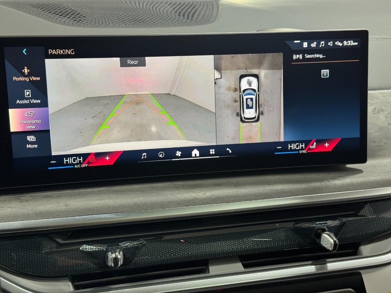 BMW X5 Vehicle Full-screen Gallery Image 33