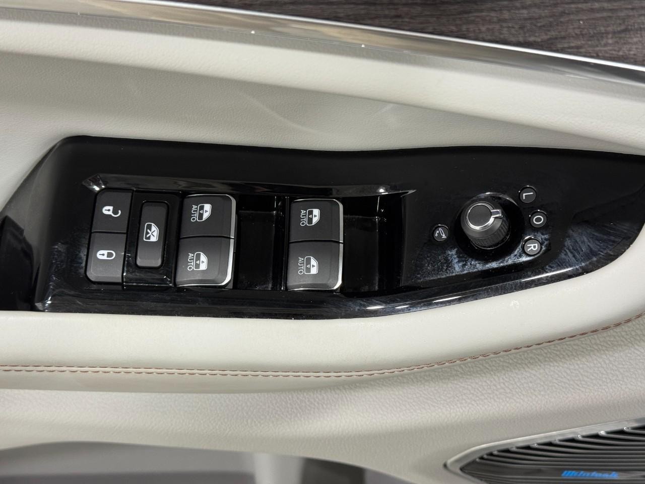 Jeep Grand Cherokee 4xe Vehicle Full-screen Gallery Image 25