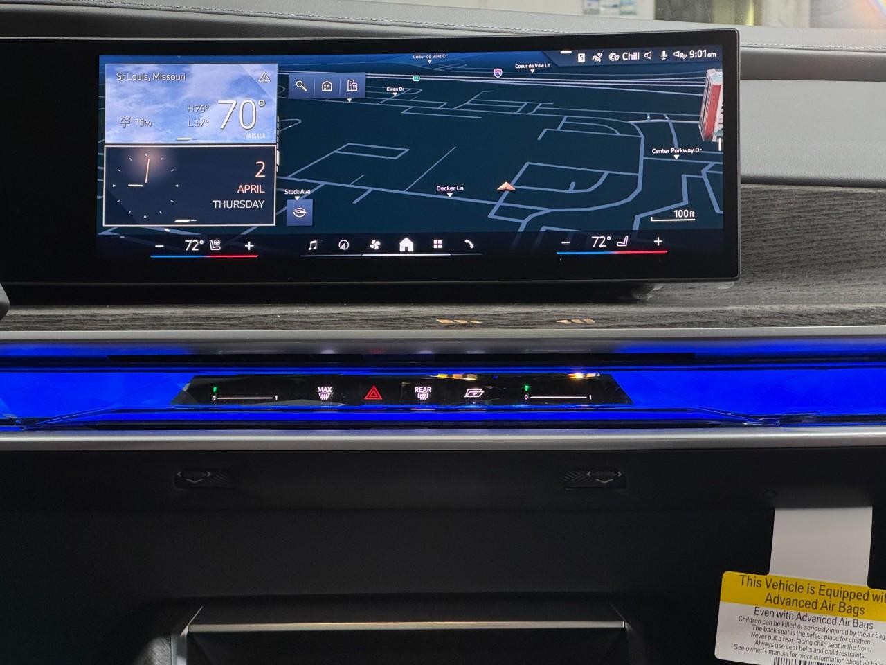 BMW 7 Series Vehicle Full-screen Gallery Image 14