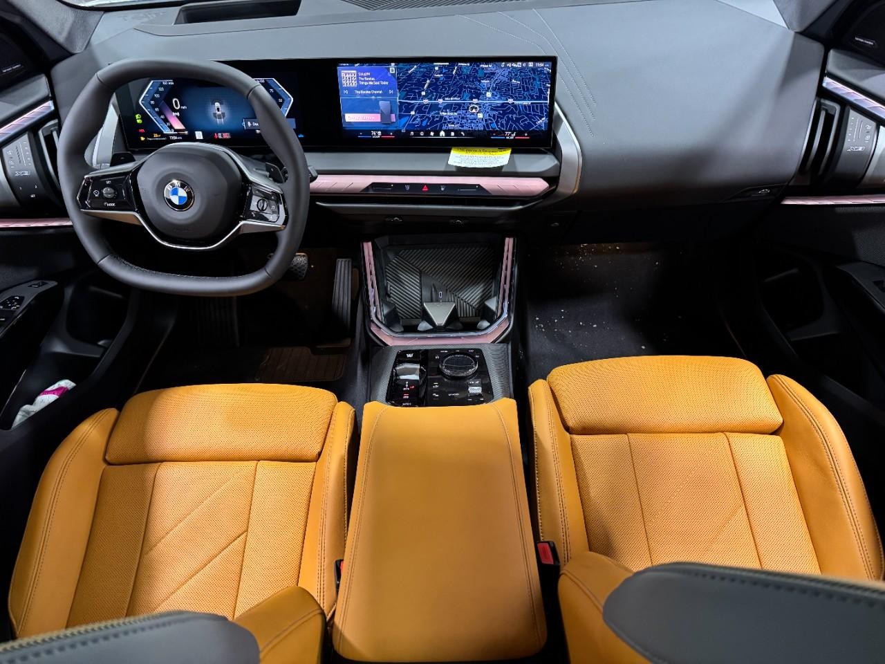 BMW X3 Vehicle Full-screen Gallery Image 13