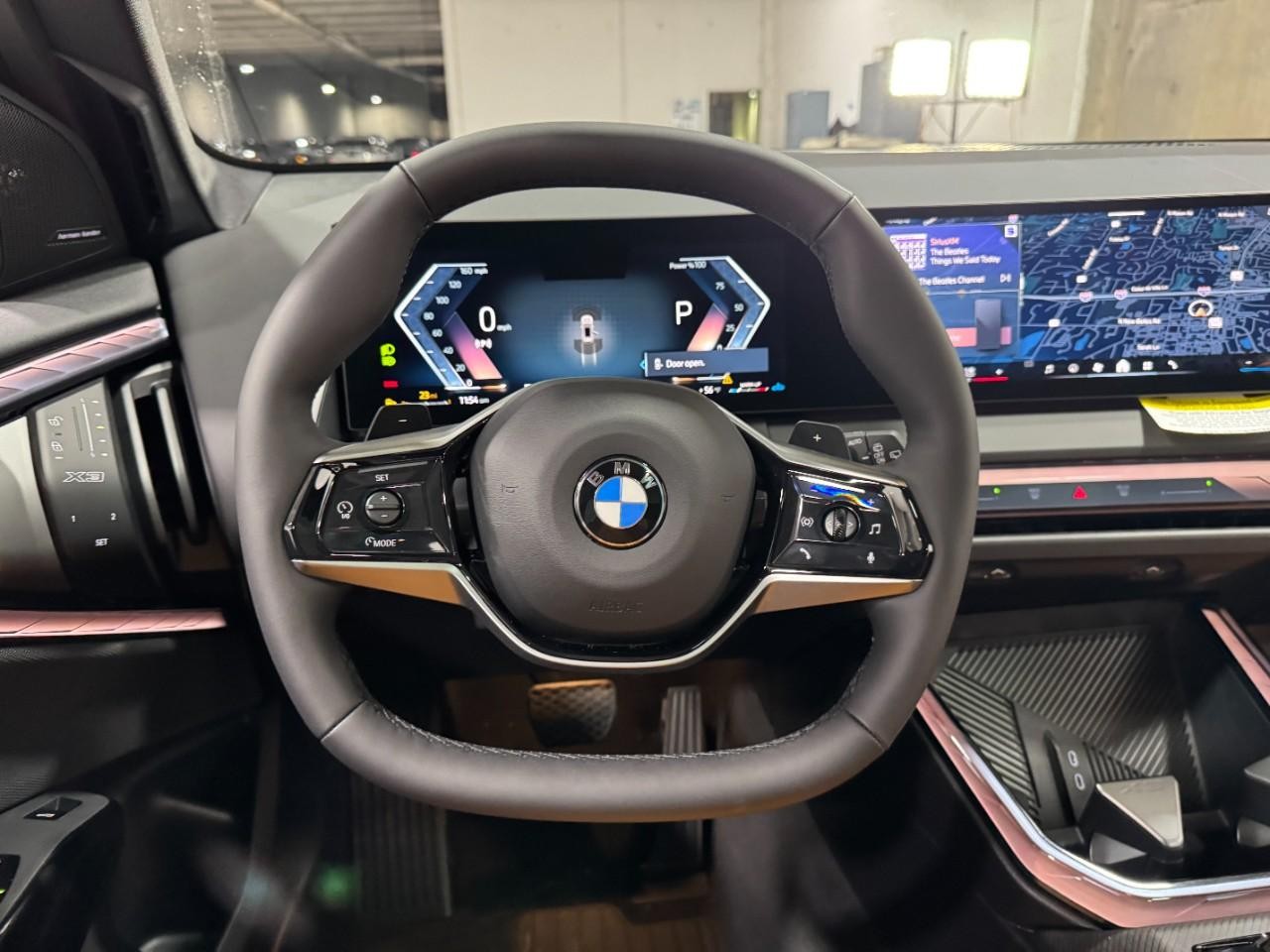 BMW X3 Vehicle Full-screen Gallery Image 14