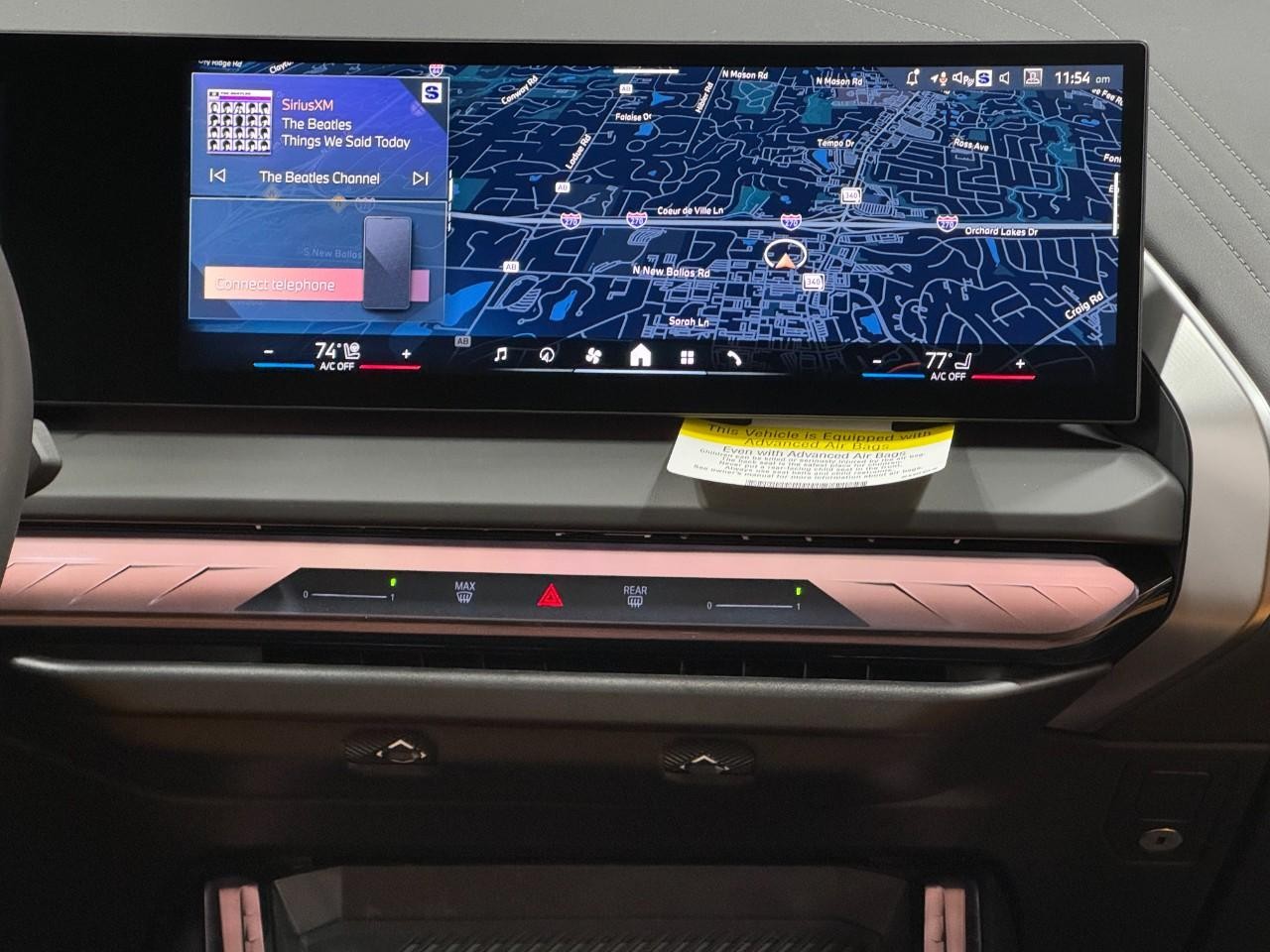 BMW X3 Vehicle Full-screen Gallery Image 15