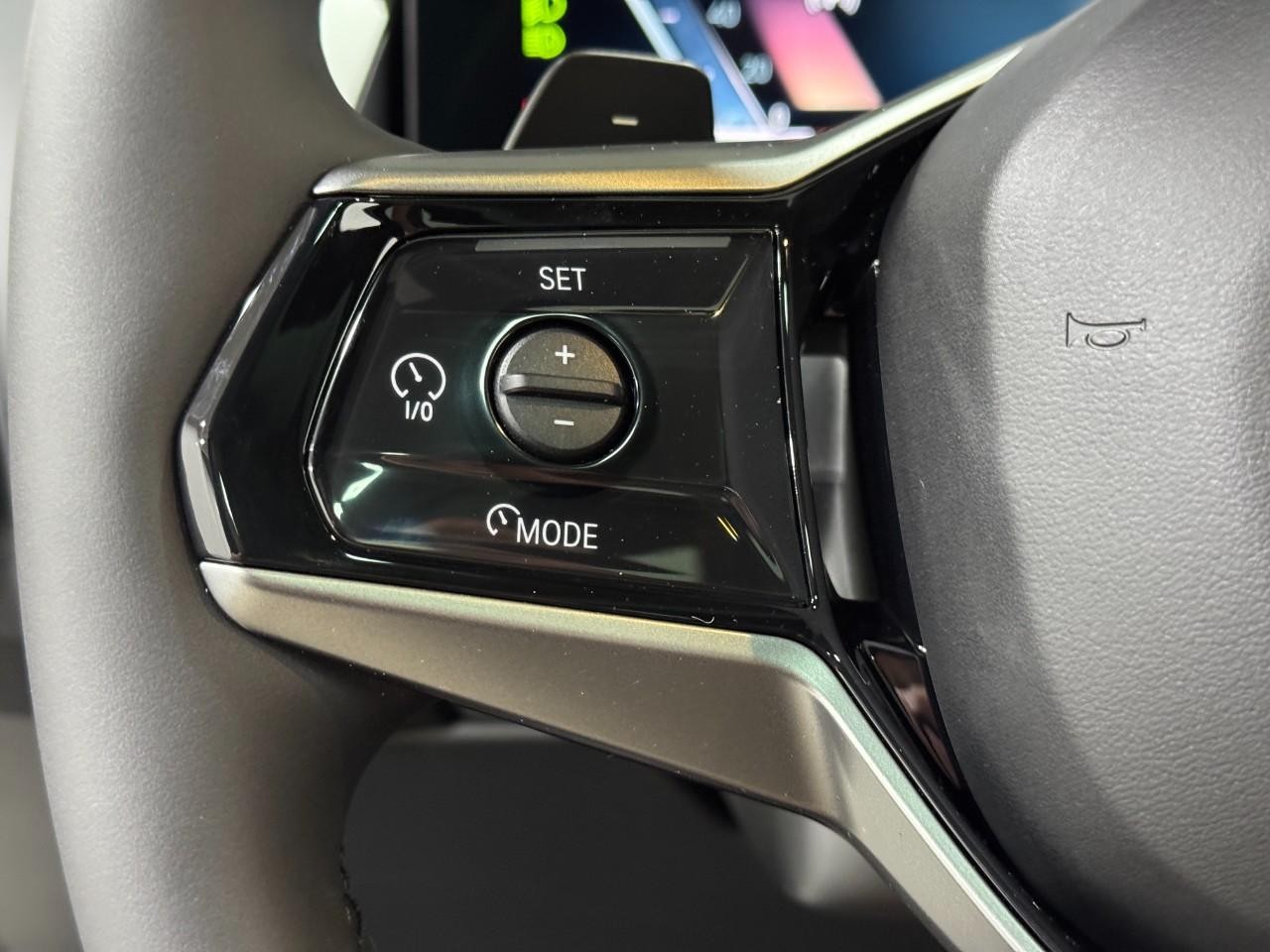 BMW X3 Vehicle Full-screen Gallery Image 29