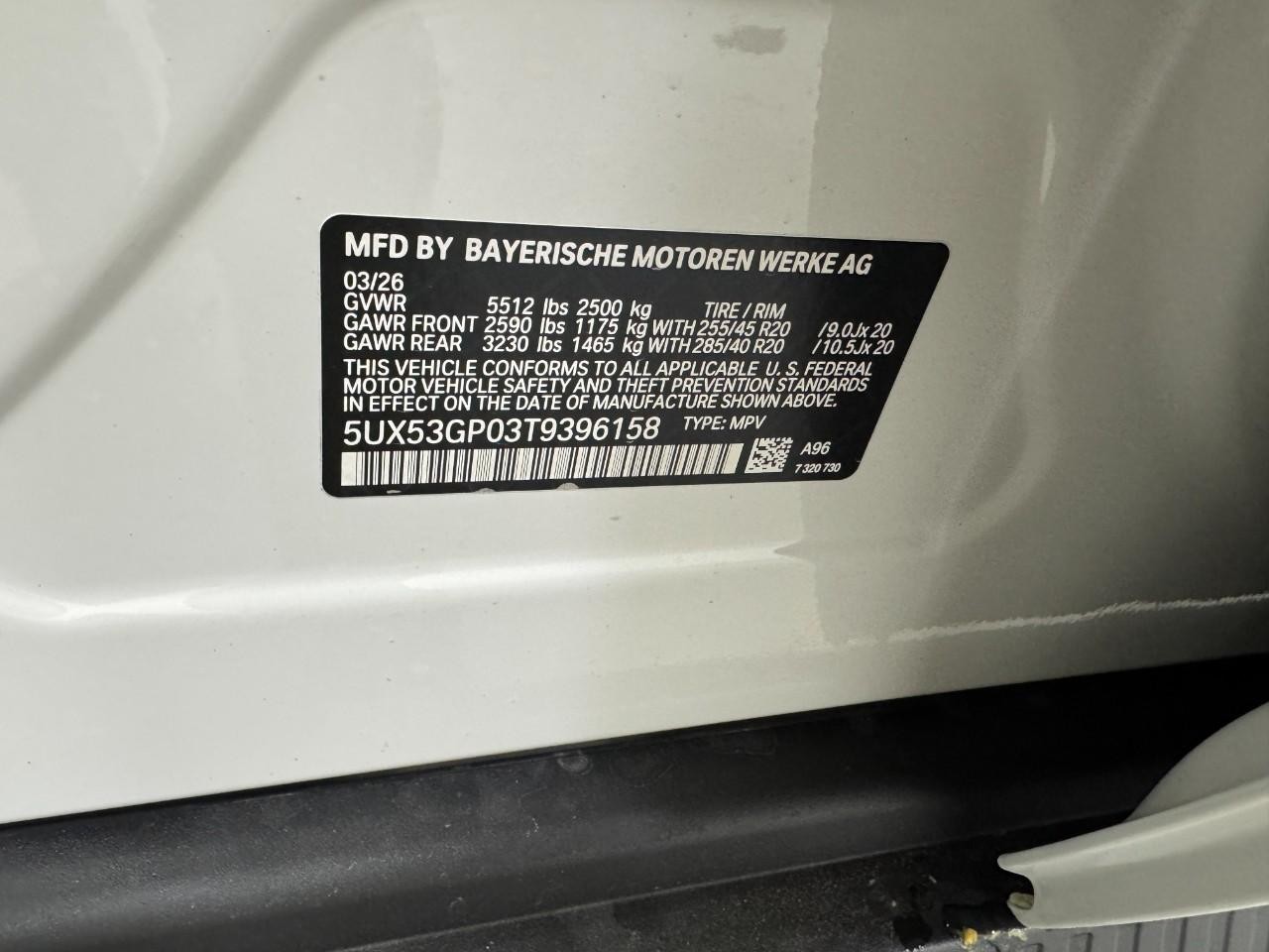 BMW X3 Vehicle Full-screen Gallery Image 33