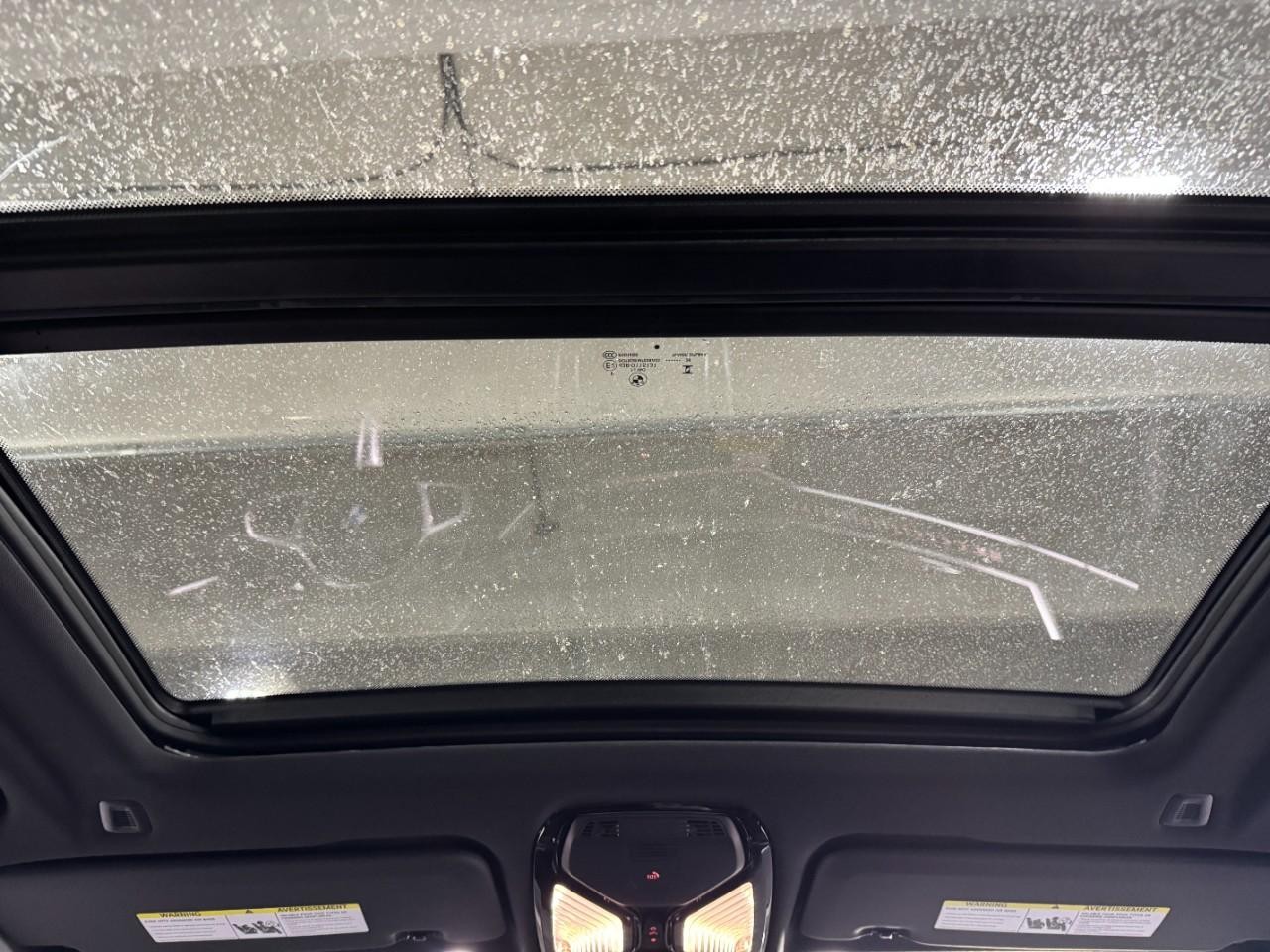 BMW X5 Vehicle Full-screen Gallery Image 12