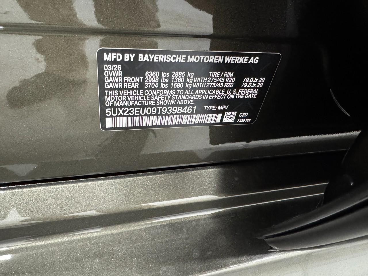 BMW X5 Vehicle Full-screen Gallery Image 35