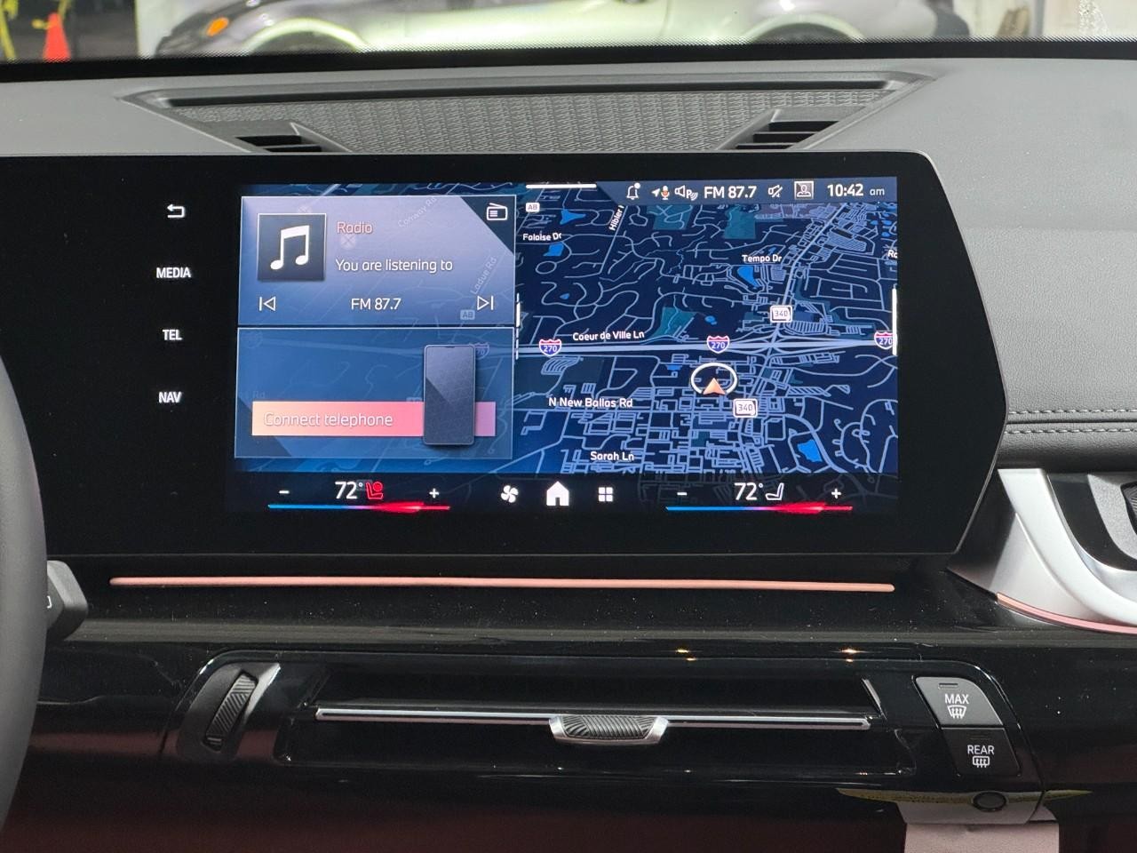 BMW X1 Vehicle Full-screen Gallery Image 14