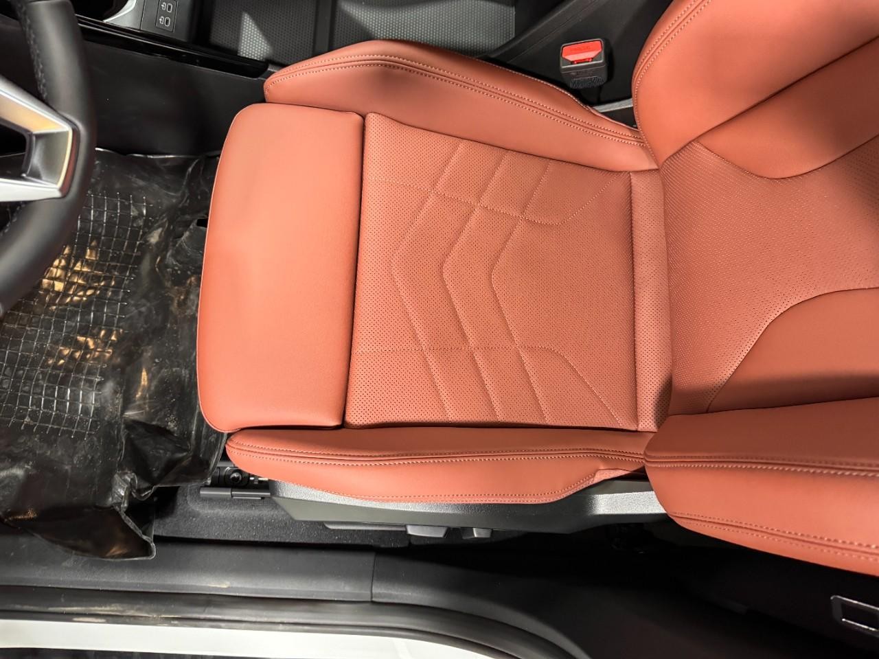 BMW X1 Vehicle Full-screen Gallery Image 26