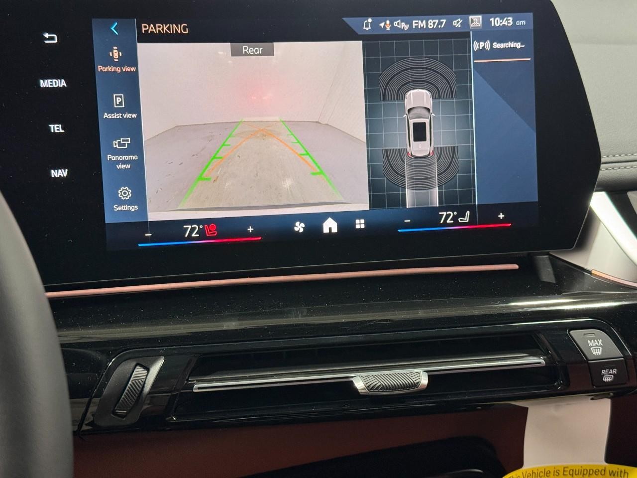 BMW X1 Vehicle Full-screen Gallery Image 32