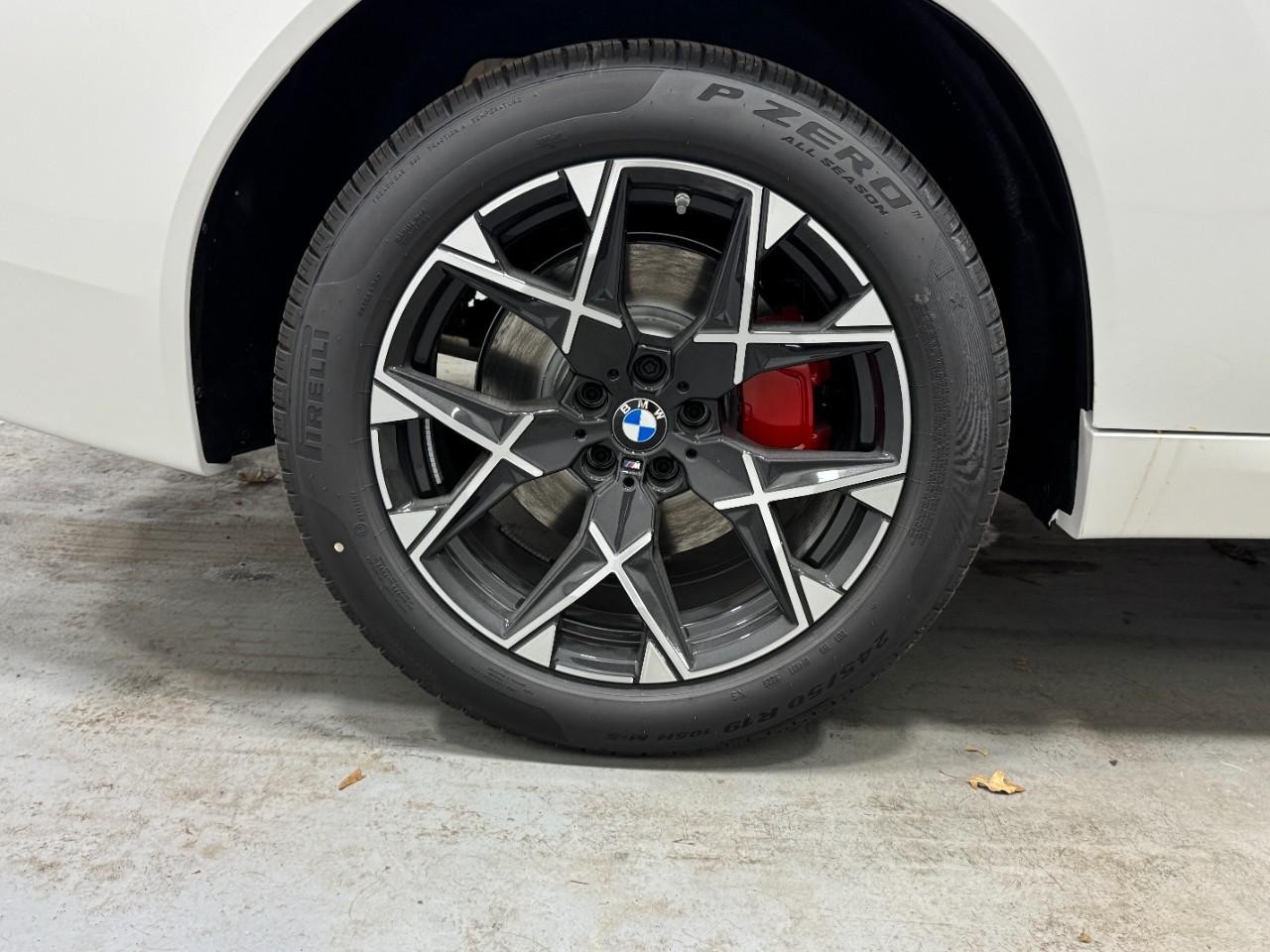 BMW X3 Vehicle Full-screen Gallery Image 5