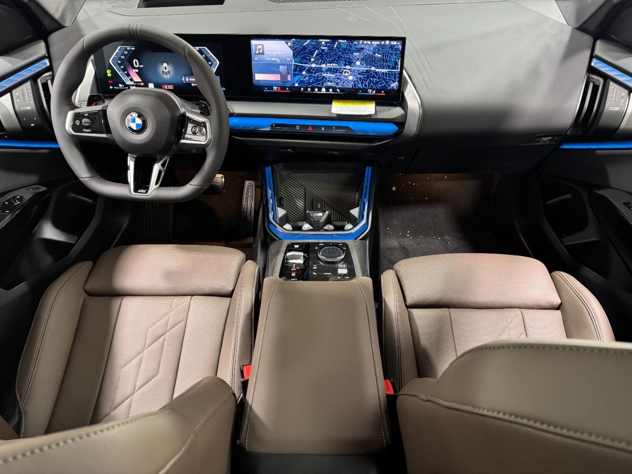 BMW X3 Vehicle Full-screen Gallery Image 13