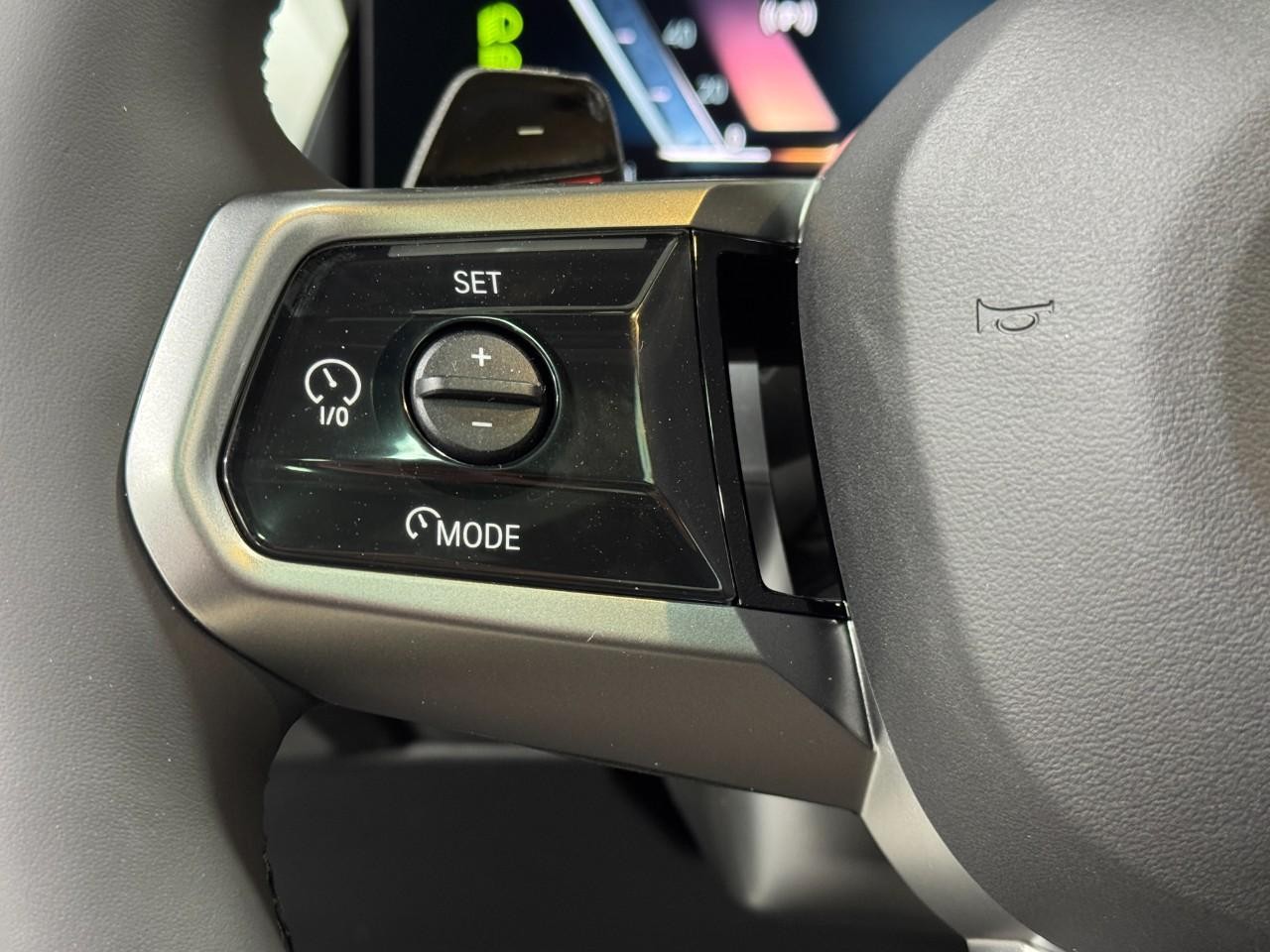 BMW X3 Vehicle Full-screen Gallery Image 28