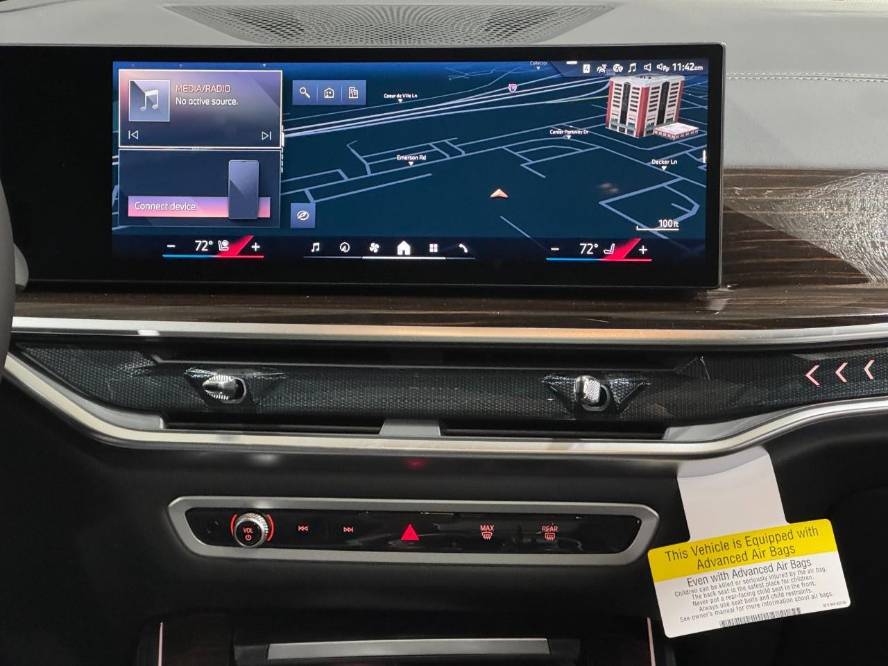 BMW X5 Vehicle Full-screen Gallery Image 15